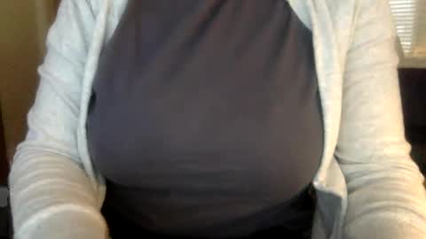 Snapshot of cleverlittleminx chatting on December 2024 04:27:02 PM Cleverlittleminx online show from December 2024 04:27:02 PM