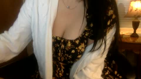 Snapshot of cleverlittleminx chatting on December 2024 08:43:01 PM Cleverlittleminx online show from December 2024 08:43:01 PM