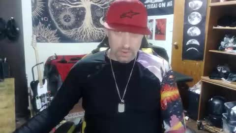 Snapshot of clintwood12 chatting on December 2025 10:58:02 PM chad online show from December 2025 10:58:02 PM