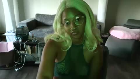 High Queen Clio online show from September 2025 05:25:02 PM