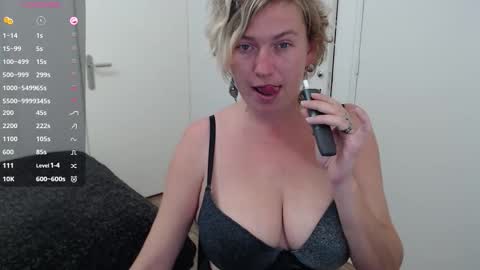 Snapshot of clittytastic chatting on October 2025 07:18:01 AM Syl online show from October 2025 07:18:01 AM