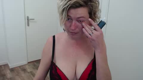 Snapshot of clittytastic chatting on November 2025 08:57:01 AM Syl online show from November 2025 08:57:01 AM