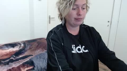 Snapshot of clittytastic chatting on November 2025 03:12:02 PM Syl online show from November 2025 03:12:02 PM