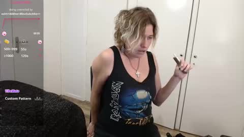 Snapshot of clittytastic chatting on December 2025 03:32:01 PM Syl online show from December 2025 03:32:01 PM