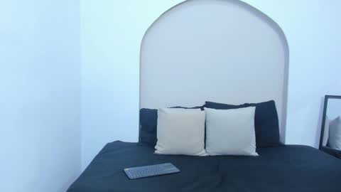 Cloe  online show from December 2024 09:44:01 PM