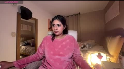 cloe small online show from September 2025 03:54:01 AM