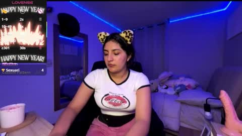 cloe small online show from October 2025 02:30:02 AM