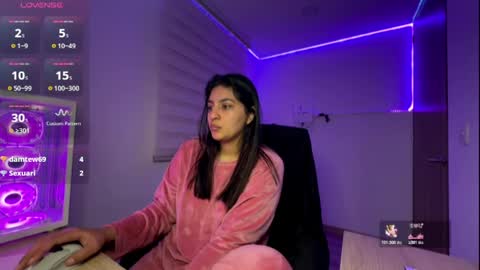 cloe small online show from March 2026 08:26:33 AM