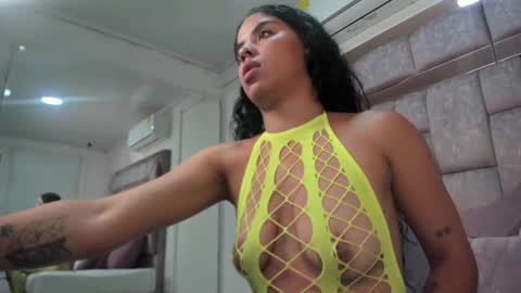 Cloe online show from November 2025 09:11:01 PM