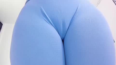 Snapshot of cloehonney chatting on February 2025 02:04:01 AM cloe online show from February 2025 02:04:01 AM