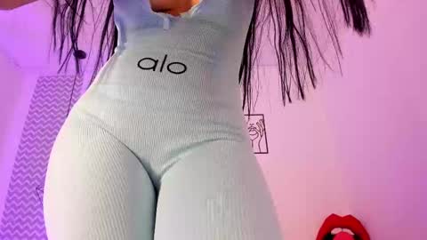 Snapshot of cloehonney chatting on October 2025 01:45:02 PM cloe online show from October 2025 01:45:02 PM