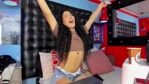 ---Cloe--- online show from November 2025 03:12:02 PM