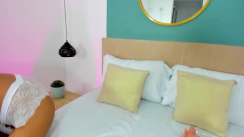 C L O E Y  online show from January 2026 12:29:02 PM