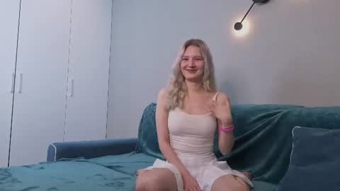 Snapshot of cloudyyangel chatting on July 2026 08:11:01 PM Angel online show from July 2026 08:11:01 PM