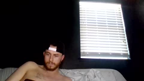 Snapshot of cloudyydayzz chatting on June 2026 06:32:01 PM tallhungandcloudy online show from June 2026 06:32:01 PM