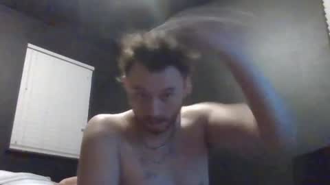 Snapshot of cloudyydayzz chatting on June 2026 05:19:02 AM tallhungandcloudy online show from June 2026 05:19:02 AM