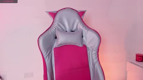 Chloe  online show from November 2025 01:01:02 PM