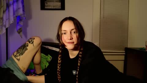 Clover online show from November 2025 05:07:02 AM