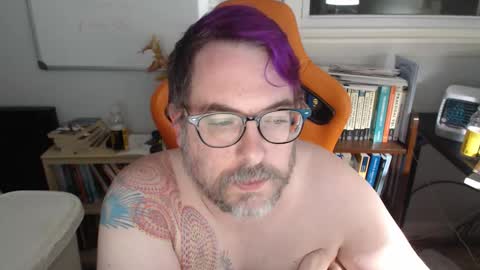 Snapshot of clyde_money chatting on November 2025 01:05:01 AM Clyde Money online show from November 2025 01:05:01 AM