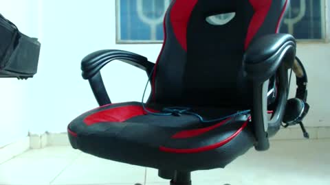 boy swinger     online show from December 2024 10:34:02 AM