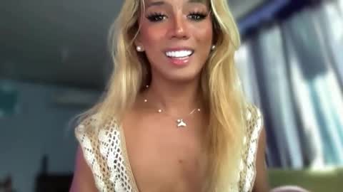 Snapshot of cockprincess_dianna chatting on January 2025 02:41:01 AM PrincessDianna IslandGirl CUMSHOW in PVT and PASSWORDSHOW online show from January 2025 02:41:01 AM