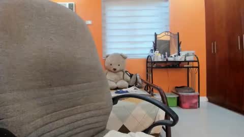 titanis online show from April 2026 11:32:02 PM