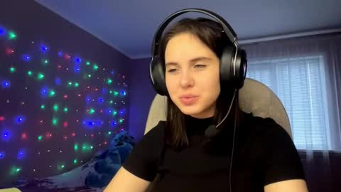 Nikki online show from October 2025 09:09:02 AM
