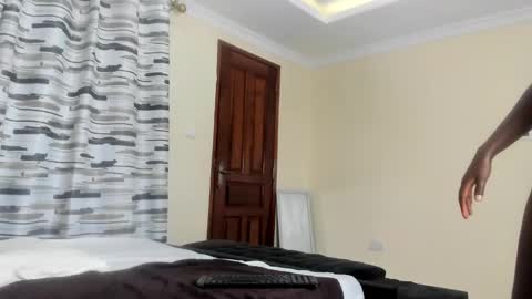 Snapshot of coco_leila chatting on February 2025 06:19:01 AM coco_leila online show from February 2025 06:19:01 AM