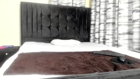 Snapshot of coco_leila chatting on February 2025 08:22:02 AM coco_leila online show from February 2025 08:22:02 AM