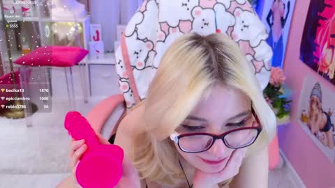 Snapshot of coconut_mia chatting on December 2024 02:21:02 AM Mia online show from December 2024 02:21:02 AM