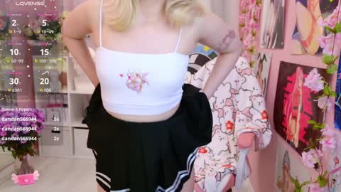 Snapshot of coconut_mia chatting on February 2025 08:57:01 PM Mia online show from February 2025 08:57:01 PM