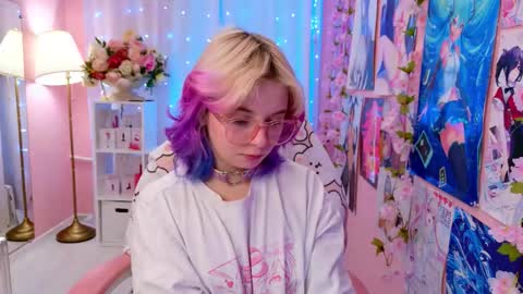 Snapshot of coconut_mia chatting on November 2025 04:29:02 PM Mia online show from November 2025 04:29:02 PM