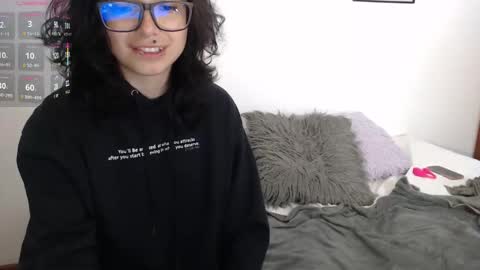 Phia And Luna online show from November 2025 04:00:01 AM