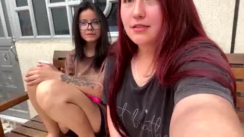 Snapshot of coffee_and_bread chatting on April 2026 05:21:02 PM Mai y Lua online show from April 2026 05:21:02 PM