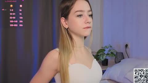 Snapshot of cold_waterfall chatting on October 2025 03:28:02 AM Criss online show from October 2025 03:28:02 AM