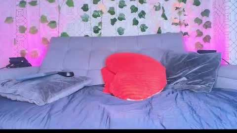 colett online show from October 2025 12:06:02 PM