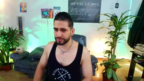 Snapshot of colin_stone chatting on December 2025 02:47:01 PM colin_stone online show from December 2025 02:47:01 PM