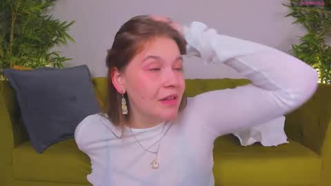 Collen Mon Tue Wed Thu Fri GMT 3 0300am - 0900am  online show from October 2025 04:47:02 PM