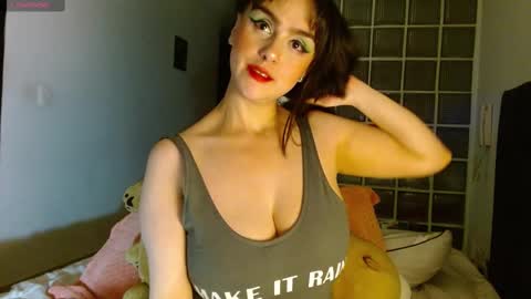 Snapshot of collette_beaufoy chatting on February 2025 07:04:02 AM Collette online show from February 2025 07:04:02 AM