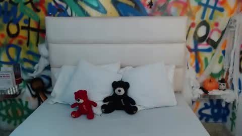 Snapshot of collins_aria chatting on October 2025 12:19:01 PM valentina online show from October 2025 12:19:01 PM