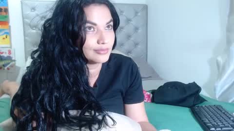 Snapshot of colombi4spice chatting on February 2025 05:40:02 PM viviana online show from February 2025 05:40:02 PM