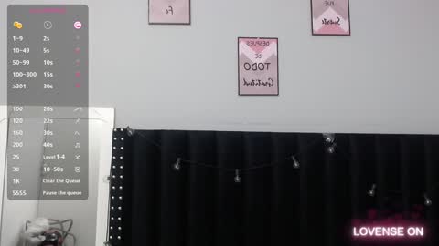 Snapshot of colombia_mommy_ chatting on December 2024 12:27:01 PM GRETCHEN online show from December 2024 12:27:01 PM