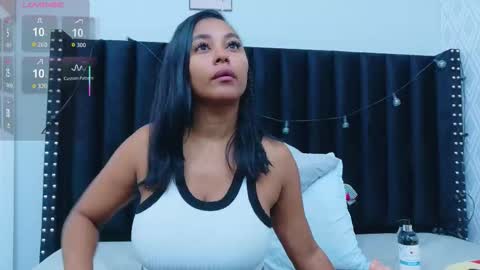 Snapshot of colombia_mommy_ chatting on November 2025 12:27:02 PM GRETCHEN online show from November 2025 12:27:02 PM