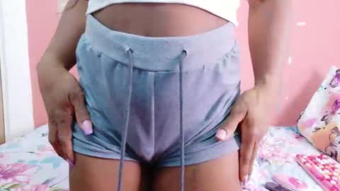 Lauren online show from October 2025 08:20:01 PM