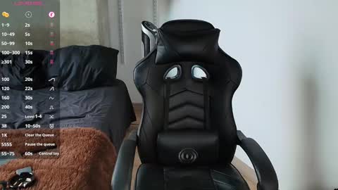 colombianmuscle8 online show from February 2025 08:00:01 PM