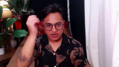 Snapshot of colossalboy chatting on January 2025 03:57:01 PM Sunny online show from January 2025 03:57:01 PM