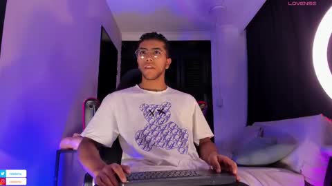 colstorw_ online show from September 2025 10:26:02 AM