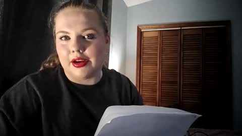 Snapshot of comeinnym chatting on December 2025 07:07:02 PM Nym online show from December 2025 07:07:02 PM