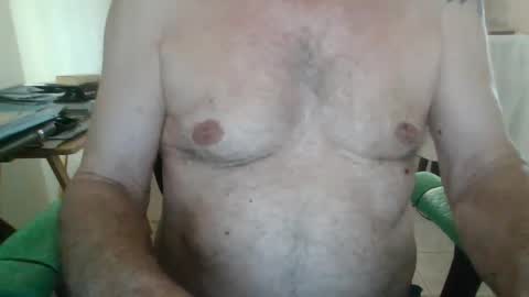 Snapshot of comeonmymouth chatting on September 2025 04:43:01 PM comeonmymouth online show from September 2025 04:43:01 PM