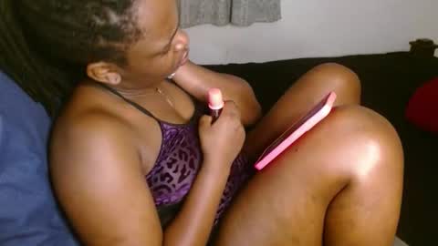 Cara online show from November 2025 10:36:01 PM